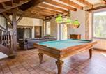 Location vacances Rignac - Villa avec piscine et parking - 12 pers. - Fr-1-828-20-3