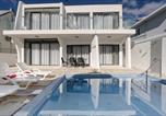 Location vacances Trou aux Biches - Comfortable House in Trou-aux-Biches with Terrace-1