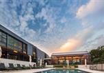 Location vacances Midrand - Amazing 1br, 2bath with River View in Waterfall-4