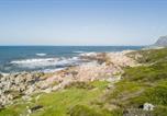 Location vacances Kleinmond - Beskuit Vir Ontbyt Ocean Breeze Coffee & Rusks-4