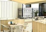Location vacances  Province d'Ancône - N219 - Numana, ampio bilocale in centro con posto auto-2