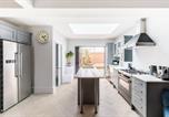 Location vacances  Gare de Cheltenham - Cheltenham Superb 2 Bed Townhouse, The Suffolks-3