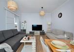 Location vacances Toruń - Cosy Apartment in Toruń with Desk Close to the Market by Noclegi Renters-1