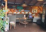 Location vacances  Gare ouest de Bochum - Frankes Lodge Apartment mit Garten, 6 Einzelbetten, Parkplatz-2