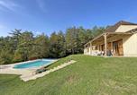 Location vacances  Dordogne - Maison plain-pied avec piscine privée au cœur du Périgord - Fr-1-824-18-3