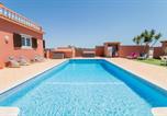 Location vacances Pêra - Villa Palm Grande - Huge house 7 bedroom sleeps 31 Heat pool Jacuzzi Sauna Pool table T Tennis-3