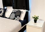 Location vacances  Gare de Wolverhampton - The Luxe Loft 2bed Apartment Free Parking, Fast Wifi Netflix-3