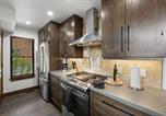 Location vacances Estes Park - Elk Haven Lodge Two Large Patios Private Jacuzzi Indoor and Outdoor Fireplace-3