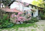 Location vacances  Province de Varèse - Milano Country Club - Villa with private pool and garden-2