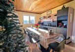 Location vacances Gerbépal - Maison spacieuse avec spa et terrain de jeux en lisière de forêt - Fr-1-589-757-2