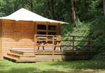 Location vacances Calvinet - Zecamping3 avec piscine bar et restaurant en bord de ruisseau-2