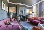 Location vacances  Gare de Cheltenham - Luxury 4-Bed Regency Townhouse Overlooking Montpellier Gardens-1