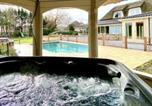 Location vacances Opmeer - 13p 5b Beautiful villa with Pool and Jacuzzi-2