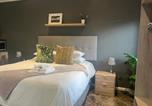 Location vacances East London - Luxury Suites on Santorini-2