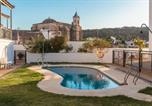 Location vacances Higuera de la Sierra - Casa Castillo de las Guardas-1