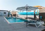 Location vacances Noord - Gray Door Apartments - Adults only-1