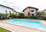 Location vacances Lazise - Bluemoon Luminoso apt con piscina-1
