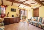 Location vacances Massa Martana - Beautiful Home In Acquasparta -Tr--3