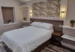 Hôtel Lamphey - The Dolphin Hotel & Restaurant-2