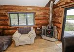 Location vacances Upper Sapey - Douglas Cabin at Salford Court Farm Fishing Cabins-3