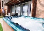 Location vacances Sarlat-la-Canéda - Les Vagues avec Jacuzzi Privatif & Parking Privé-2