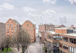 Location vacances Gare de Poole - Galician Shore - On Poole Quay with Free Parking-3
