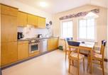 Location vacances Binz - Dünenpark Binz - Komfort Ferienwohnung mit 1 Schlafzimmer und Balkon im Dachgeschoss 150-3