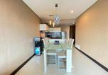 Location vacances Bandung - Deluxe & Well Appointed 2br at El Royale Apartment By Travelio-4