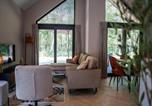 Location vacances Eindhoven - Modern Luxe Ecovilla with Terrace on the Water-1