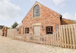 Location vacances Belper - Hunters Lodge at Wildersley Farm-1