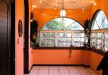 Location vacances San Juan - Cozy Boho Retreatking1gcentralsmrttvslushbeds-4