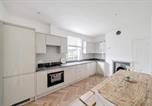 Location vacances  Gare de Bath - Central 2-Bed Apartment Stunning Views-3