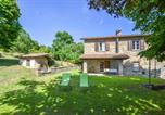 Location vacances  Province de Pérouse - Stunning Home In Pietralunga With House A Panoramic View-1