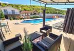 Location vacances Trilj - Stunning Home In Trilj With Private Swimming Pool, Can Be Inside Or Outside-1