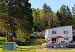 Location vacances Gerbépal - Maison spacieuse avec spa et terrain de jeux en lisière de forêt - Fr-1-589-757-1