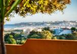 Location vacances Lagos (São Sebastião) - Apartment with pool and Meia Praia beach access-3