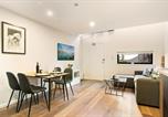 Location vacances  Australie - Modern 1 Bedroom Apartment-1