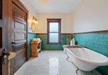 Location vacances Longview - Historic Heart of Downtown House-4