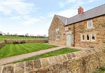 Location vacances Clay Cross - Woodthorpe Cruck Cottage-2