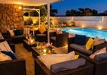 Location vacances Torredembarra - Villa Playa del Sur A 250 metros de una magnifica playa Capacidad más de 16 Ac 6 Suites Piscina Xl-4