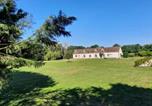 Location vacances Centre - Gîte tout inclus avec piscine privative, activités de plein air et animaux en liberté - Fr-1-491-396-3