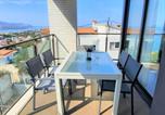 Location vacances Llançà - Apartamento de 3 habitaciones con terraza, piscina, parking y aire acondicionado en Llançà - Es-170-54-1