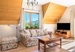 Location vacances  Parc National des Tatras - Przytulny Apartament w Zielonej Okolicy z Widokiem na Góry By Noclegi Renters-1