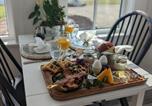 Hôtel Kelowna - Autumn Lane B&B, Farmhouse Elegance & Stunning Lakeviews-3