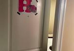 Hôtel Richmond - Tranquil Retreat Charming 1 Bed, 1 Bath Share House in Vancouver-1