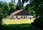 Location vacances Saulxures-sur-Moselotte - Ferme Vosgienne rénovée avec spa, sauna, jacuzzi, billard et étang privé en pleine nature - Fr-1-589-327-1