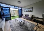 Location vacances Durbanville - Modern sleeps 2 apartment waterfall views-3