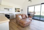 Location vacances Meare - Heron Lodge Castle Farm-3