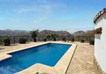 Location vacances Álora - 3 Bedroom Cozy Home In El Chorro, Alora-1