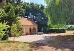 Location vacances Sillé-le-Guillaume - Maison de campagne au calme, jardin, cheminée, proche village et loisirs - Fr-1-410-170-1